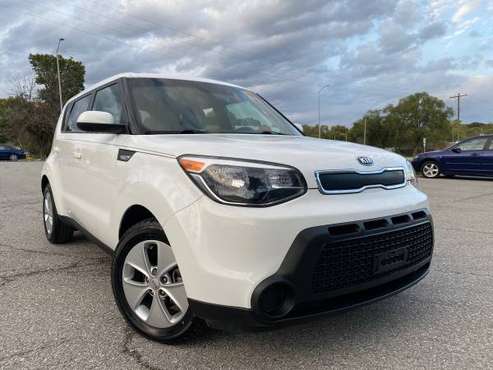 2014 KIA SOUL LOW MILLES - - by dealer - vehicle for sale in Overland Park, MO
