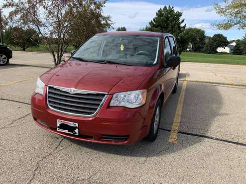 Chrysler town and country 2008 for sale in Madison, WI