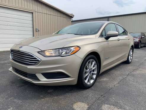2017 Ford Fusion SE Hybrid BackUp Camera Push Button Start Engine for sale in Jeffersonville, KY