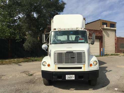 1999 Freightliner F112 Single Axle for sale in Chicago, IL