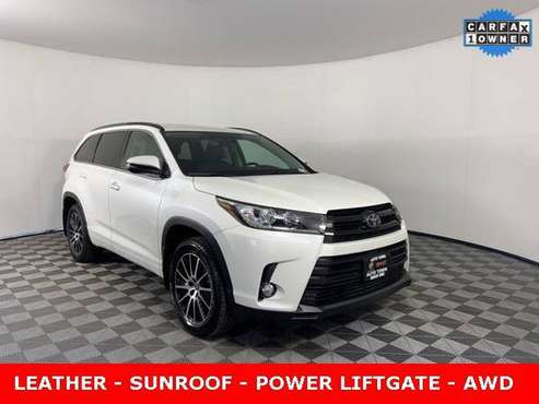 2018 Toyota Highlander SE Stop In Save ! - - by for sale in Gladstone, OR