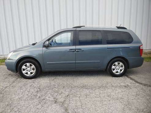 2010 KIA SEDONA LX NEW TIRES COLD A/C - cars & trucks - by owner -... for sale in Brook Park, OH