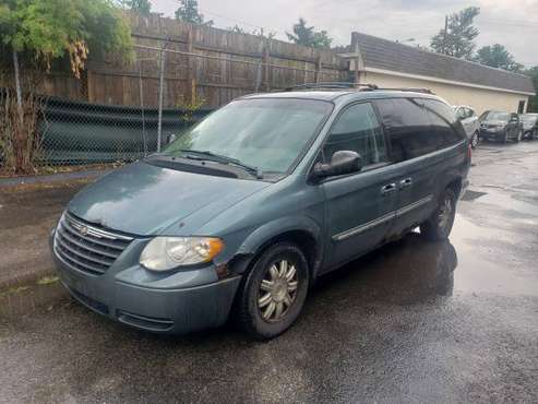 2006 CHRYSLER TOWN & COUNTRY - - by dealer - vehicle for sale in Columbus, OH