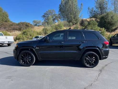 PRE-OWNED 2018 JEEP GRAND CHEROKEE ALTITUDE - - by for sale in Jamestown, CA