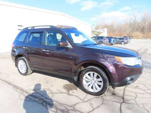 2013 RED SUBARU FORESTER 2 5X PREMIUM - - by dealer for sale in Bloomfield, NY