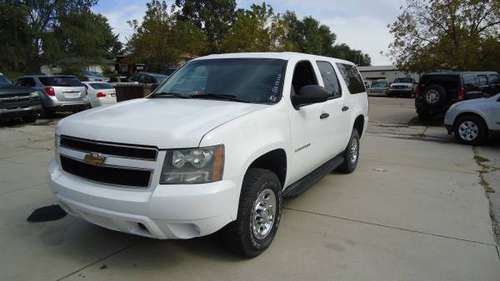 2010 CHEVROLET SUBURBAN 4x4 3 SEATER GREAT FAMILY TRUCK WINTER READY ! for sale in Lincoln, NE
