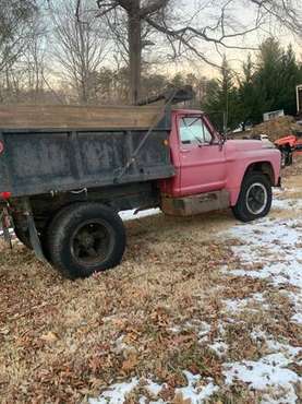 1967 ford f600 dump truck for sale in Danville, NC