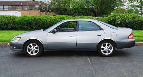 00 Lexus Es 300 6 cyl Mechanics Special Needs work Clean Inspected for sale in Philadelphia, PA