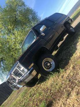 1988 suburban for sale in Lakeview, OR