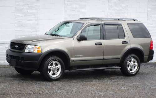 ** 2004 Ford Explorer * Rust Free * Very Nice SUV ** - cars & trucks... for sale in Minerva, OH