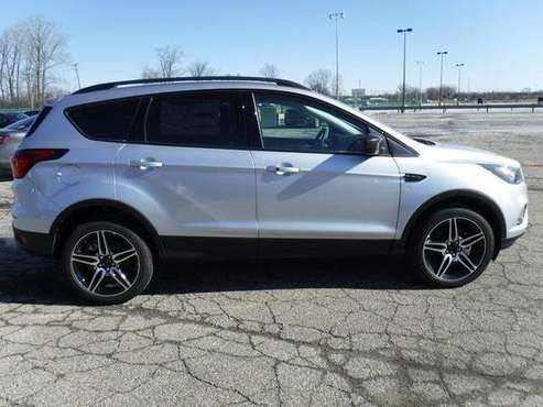 2019 Ford Escape SUV SEL (Ingot Silver) GUARANTEED APPROVAL for sale in Sterling Heights, MI