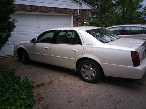 2000 CADILLAC DEVILLE, VERY CLEAN, FULLY LOADED, RUNS, NEEDS WORK for sale in Dunbridge, OH