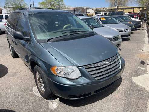2005 Chrysler Town & Country - - by dealer - vehicle for sale in Albuquerque, NM