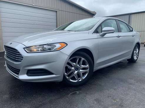 2016 Ford Fusion SE 1-Owner BackUp Camera Heated Mirrors Warranty for sale in Jeffersonville, KY