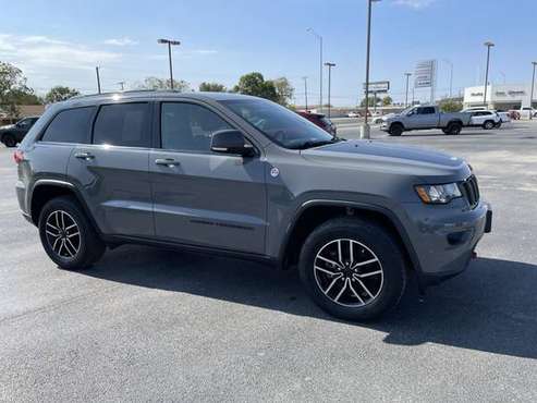 2019 Jeep Grand Cherokee Trailhawk, SUNROOF, TRAILER TOW, NAV - cars for sale in Brownwood, TX