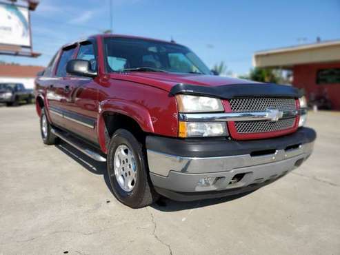 2005 *Chevrolet* *Avalanche* *1500* MAROON for sale in Marietta, OH