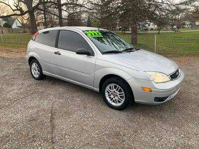 2007 Ford Focus ZX3 88K - cars & trucks - by dealer - vehicle... for sale in Elkhart, IN