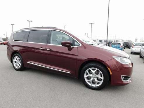2017 Chrysler Pacifica Touring-L for sale in Richmond, IN