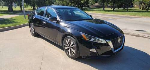 Like New 2021 Nissan Altima for sale in Arlington, TX