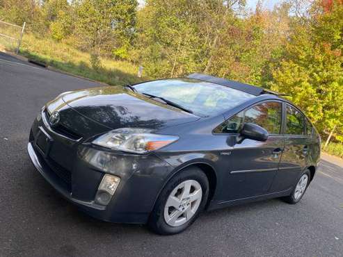 2011 Toyota Prius with Solar Sunroof and Leather - cars & trucks -... for sale in Riverton, NJ