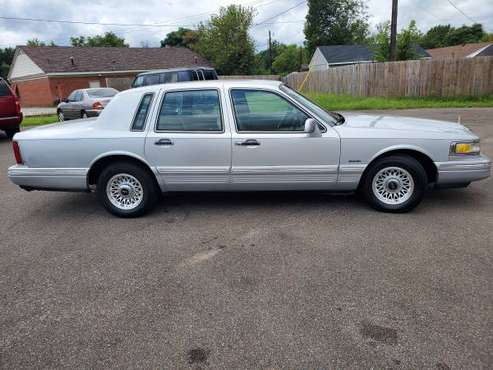 1997 Lincoln Town Car for sale in Southaven, MS