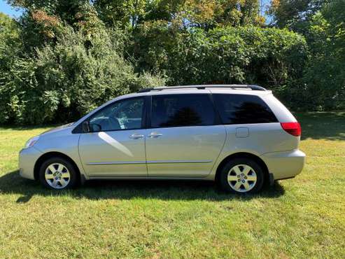 2004 Toyota Sienna LE for sale in Windham, NH
