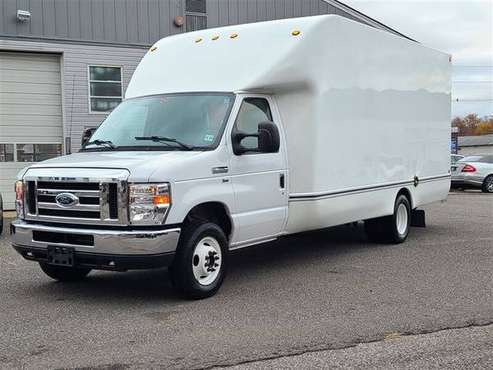 2019 Ford E-350 SUPER DUTY BOX TRUCKCutaway E350 DRW 176 WB UNICELL for sale in Lakewood, NJ