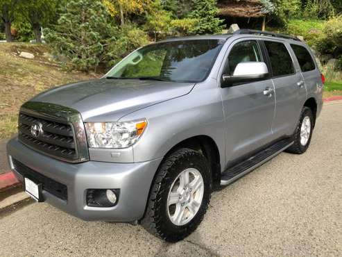 2010 Toyota Sequoia SR5 4WD --5.7L V8, Leather, Sunroof, Clean... for sale in Kirkland, WA