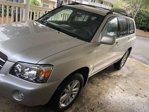 2006 Toyota Highlander Hybrid Sport Utility 4D WITH TOWING ASSEMBLY... for sale in Lumberton, NC