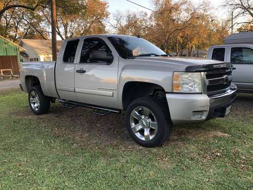 08 Chevy Silverado - cars & trucks - by owner - vehicle automotive... for sale in Celina, TX