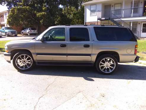 Chevy Suburban (cash only) for sale in Arlington, TX