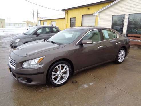 2014 Nissan Maxima 4dr Sdn 3 5 SV - - by dealer for sale in Marion, IA