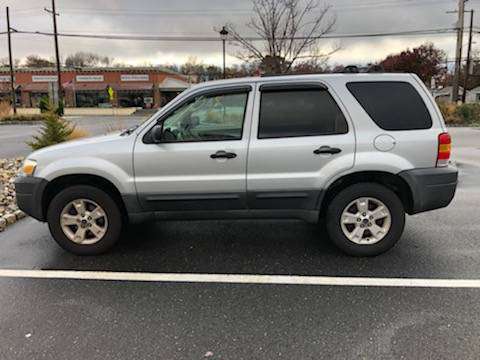 2006 Ford Escape - cars & trucks - by owner - vehicle automotive sale for sale in Manahawkin, NJ