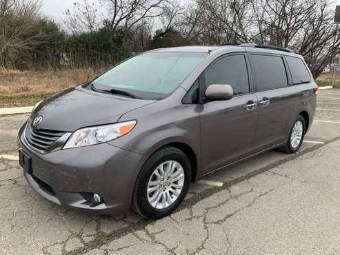 13 Toyota Sienna XLE (1 OWNER) - - by dealer - vehicle for sale in San Antonio, TX