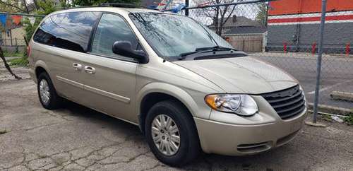 2006 Chrysler Town & Country LX for sale - - by dealer for sale in Columbus, OH
