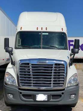 2016 Freightliner Cascadia for sale in Chicago, IL