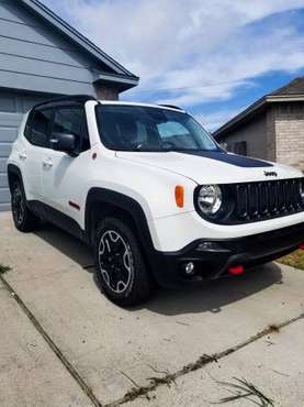 Jeep Renegade Trailhawk - cars & trucks - by owner - vehicle... for sale in Berthoud, CO