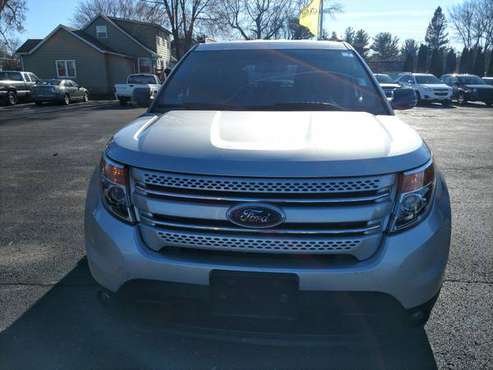 2013 Ford Explorer XLT 4×4 (Third Row Seating) - cars & trucks - by... for sale in Loves Park, IL