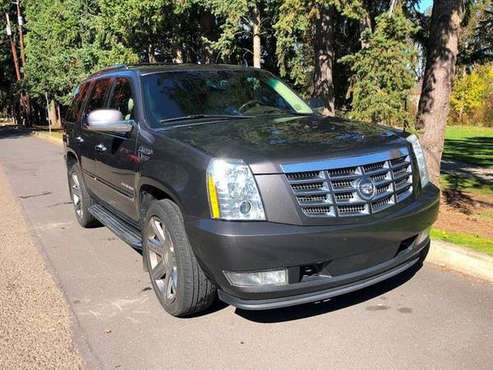 2010 Cadillac Escalade ~ Luxury ~ AWD ~ Automatic for sale in Milwaukie, OR