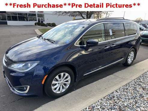 2017 Chrysler Pacifica Touring-L for sale in Coldwater, MI