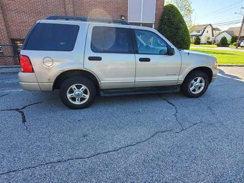 2005 ford explorer 160 000 miles leather third row seat 2350 - cars for sale in East Rockaway , NY