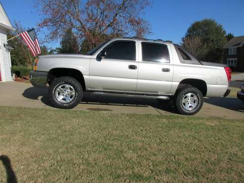 2005 Chevy Avalanche, LT, for sale in Cumming, GA