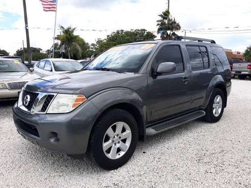 2008 Nissan Pathfinder SE - 3rd Row seating, Sunroof, Back-up camera for sale in Clearwater, FL