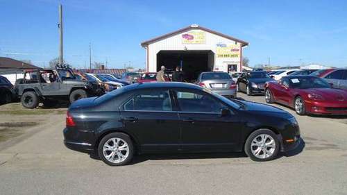 2012 ford fusion 88,000 miles $7300 for sale in Waterloo, IA