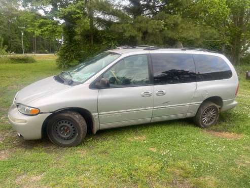 2000 Chrysler Town & Country Lxi Minivan for sale in Wanchese, NC