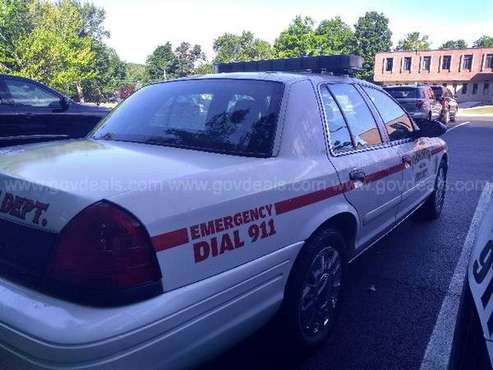 2008 Ford Crown Victoria Police Interceptor CVPI with SIREN and for sale in Pikesville, MD