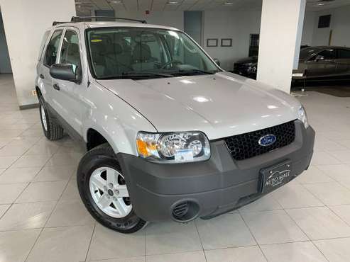 2005 Ford Escape XLS - - by dealer - vehicle for sale in Springfield, IL