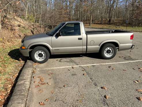 1998 CHEVY S-10 - cars & trucks - by owner - vehicle automotive sale for sale in Cleveland, OH