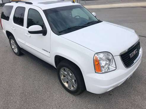 2008 GMC Yukon SLT dvd, roof, leather for sale in Lafayette, IN