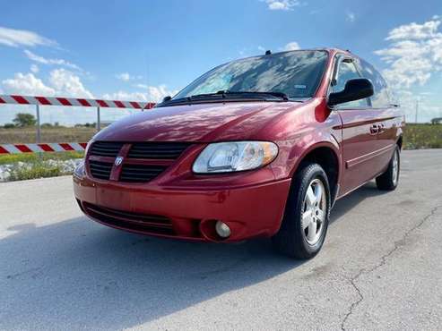 2005 Dodge Grand Caravan SXT - cars & trucks - by owner - vehicle... for sale in Fort Worth, TX